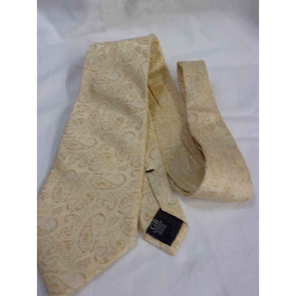 Geoffrey Beene Necktie Yellow Paisley Silk Men's Fashion Dress Tie - Picture 2 of 5